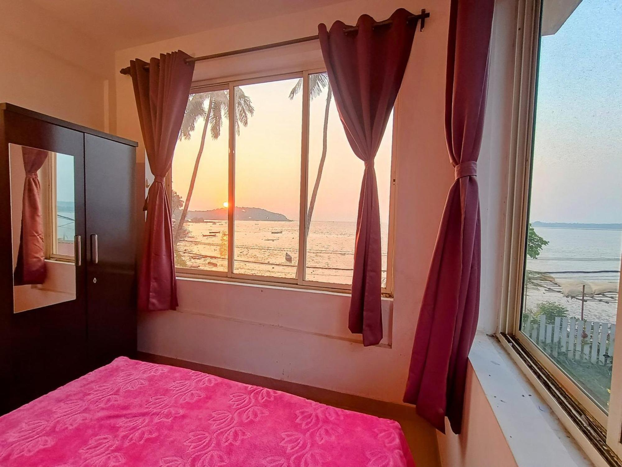 Gs Home On The Bay - Super Sea View Glass Studio Apartment ヴァガトール エクステリア 写真