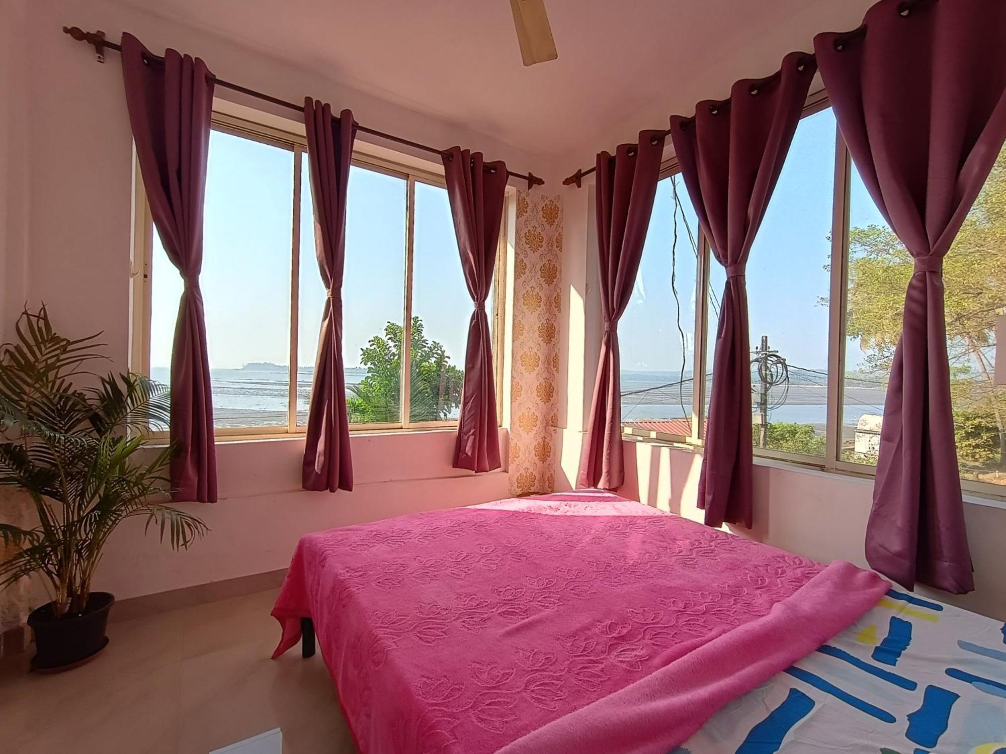 Gs Home On The Bay - Super Sea View Glass Studio Apartment ヴァガトール エクステリア 写真