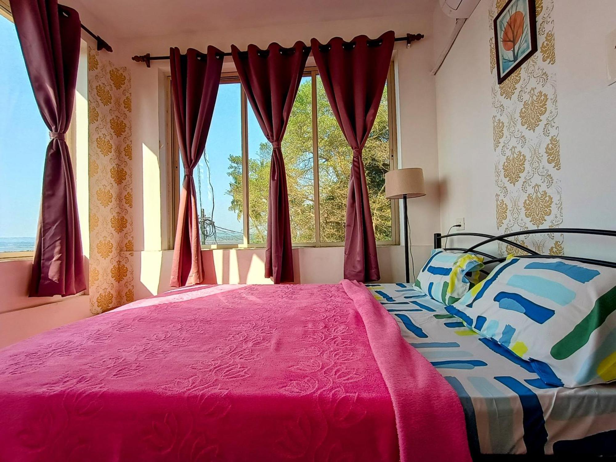 Gs Home On The Bay - Super Sea View Glass Studio Apartment ヴァガトール エクステリア 写真