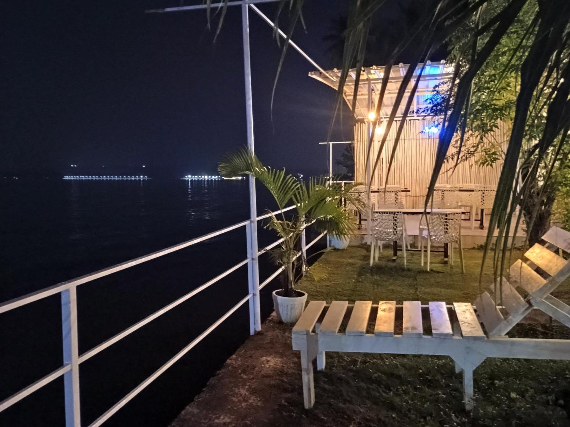 Gs Home On The Bay - Super Sea View Glass Studio Apartment ヴァガトール エクステリア 写真